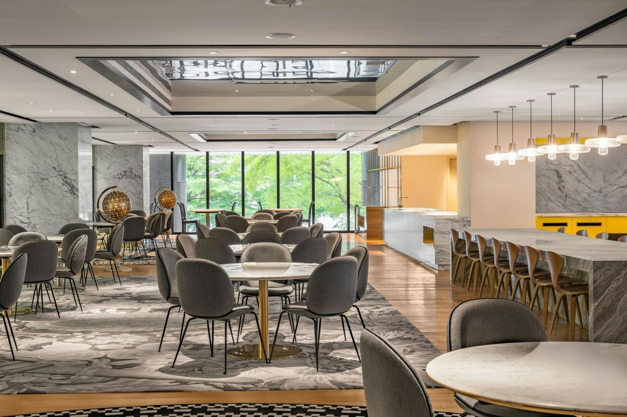 Le Meridien Taichung Buitenkant foto The Club at Hong Kong International Airport