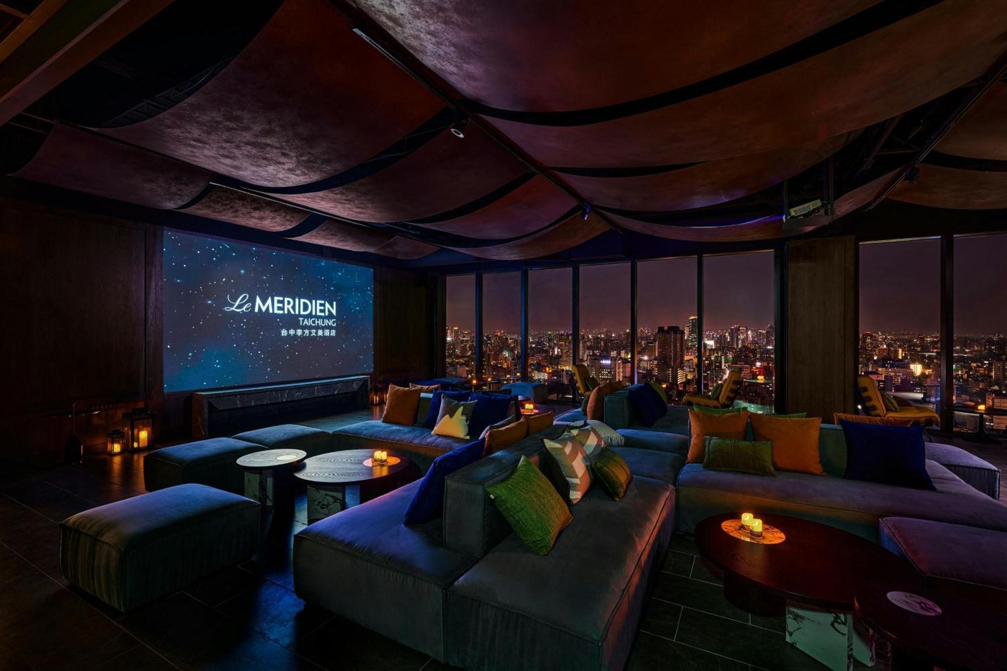 Le Meridien Taichung Buitenkant foto The 63rd floor lounge